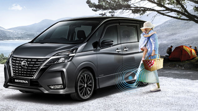 Harga Nissan Serena di Selangor - Imej menunjukkan kemudahan membuka pintu Nissan Serena dengan hanya gerakan kaki.